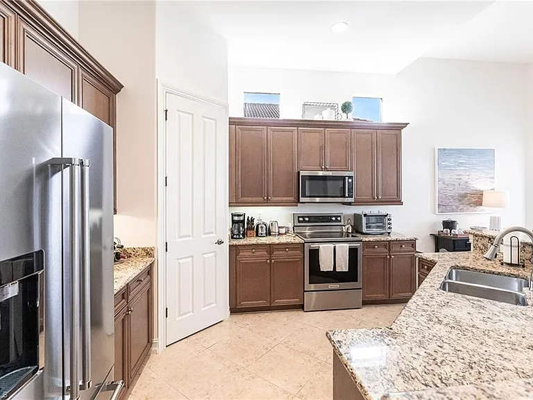 7863 Valencia Ct — Photo 14