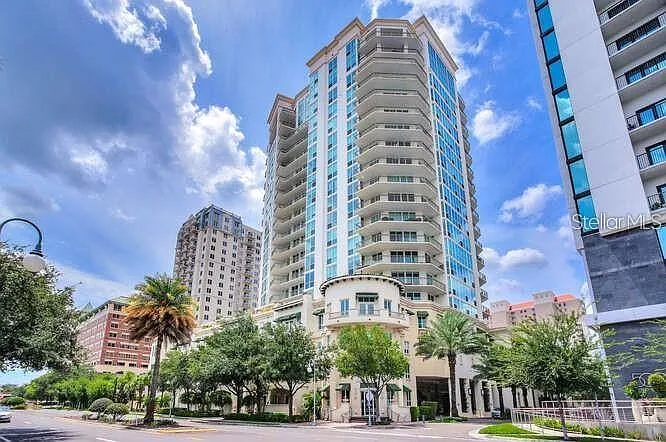 2 bed, 2.5 bath, 1784 sqft, $5,900 — Photo 1