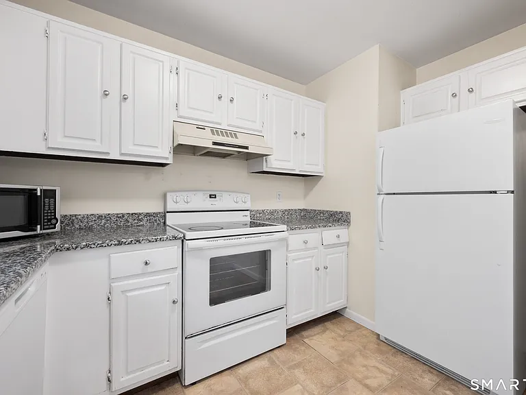 60 Lawn Ave #24 — Photo 12