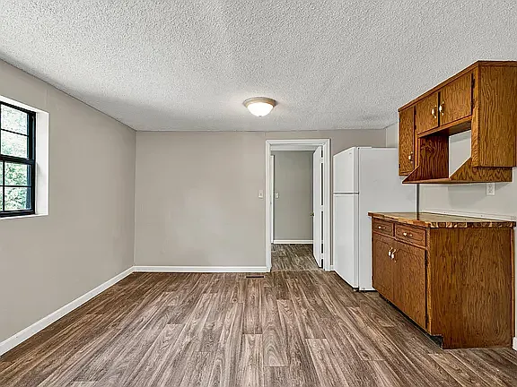 8633 Hilltop Dr — Photo 10
