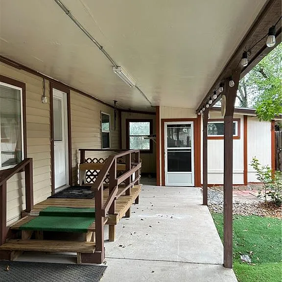 1205 Maple Ave — Photo 4