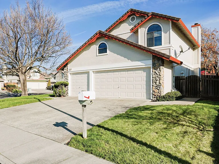7202 Ruby Ct — Photo 2