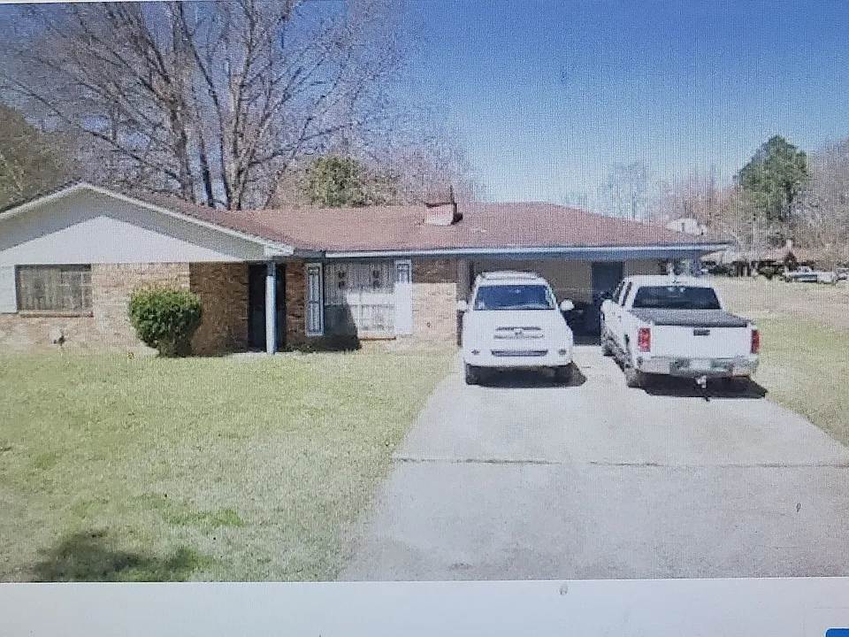 4952 Oak Creek Dr