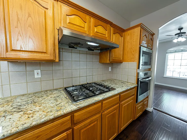5857 W Millbrae Ave — Photo 11