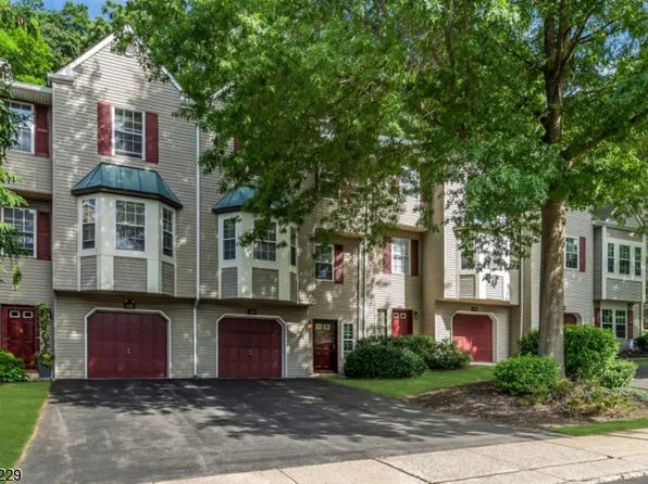 121 Pinehurst Dr, Washington Twp., NJ 07882