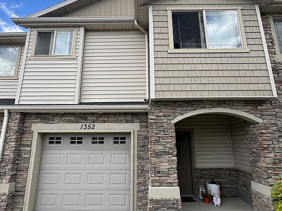 2nd image of 1352 W Stone Meadow Dr