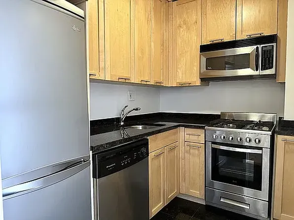 145 4th Avenue image 3 of 6