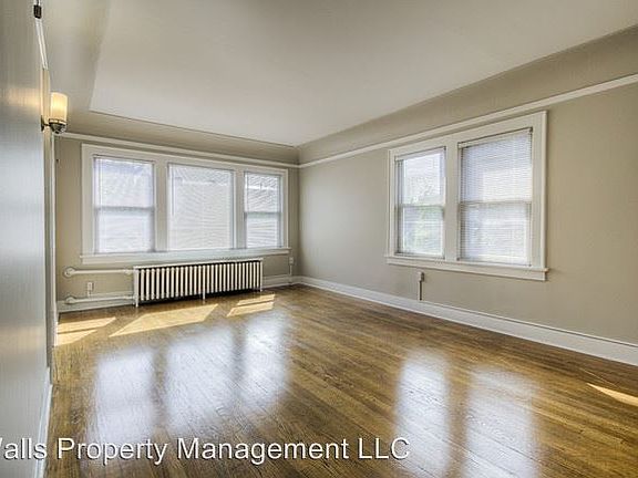 4th image of 411 Bellevue Ave E APT 302