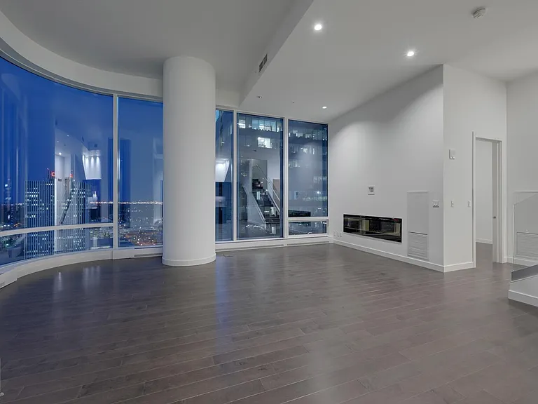 10360 102nd St NW #2303 — Photo 3
