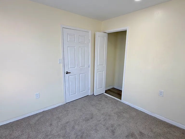547 N Silk St — Photo 27