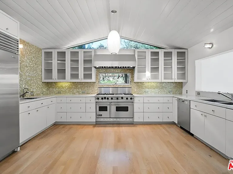 1700 San Ysidro Dr — Photo 5