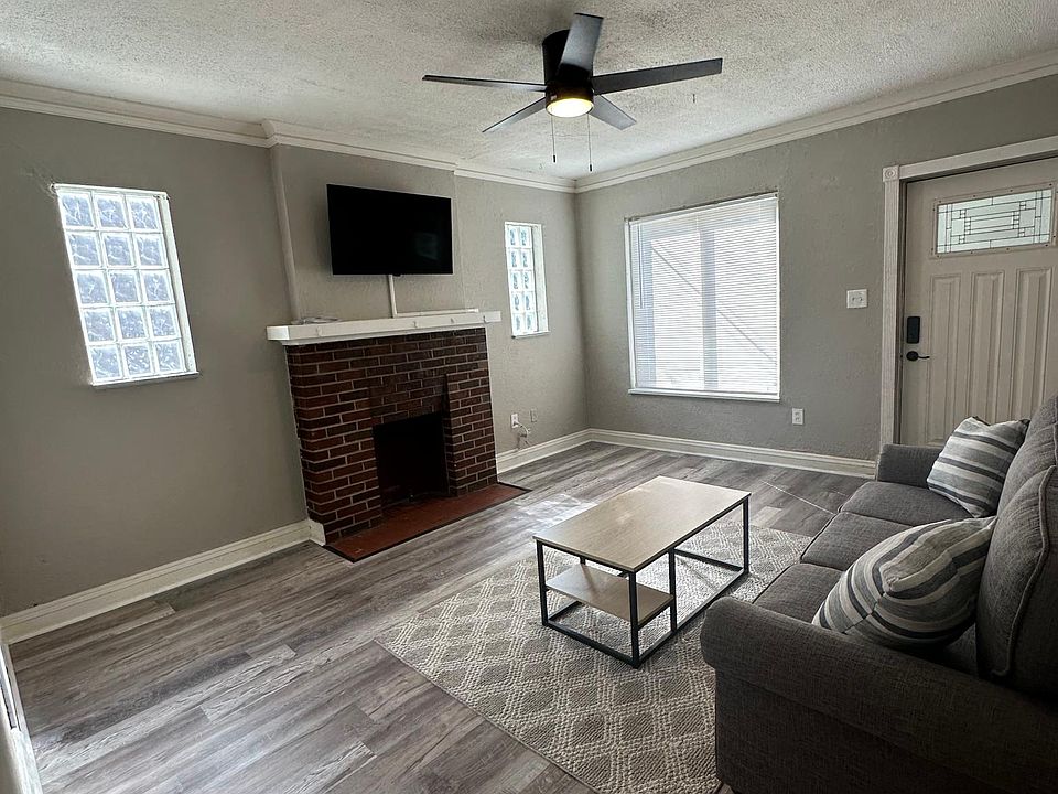 1st image of 425 Rosemont Ave #2