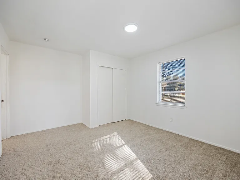 3827 Vineyard Dr — Photo 16