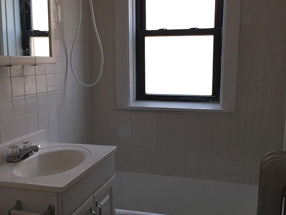 4th image of 4837 N Wolcott Ave #2AR