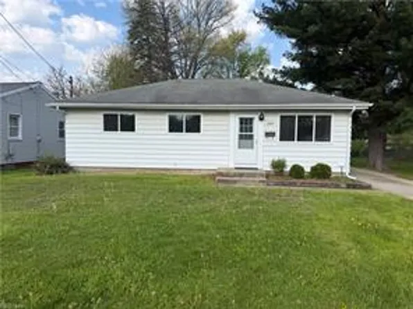 2227 Ogden Ave NW, Warren, OH 44483