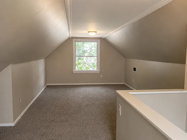 2552 Renwood Pl — Photo 10