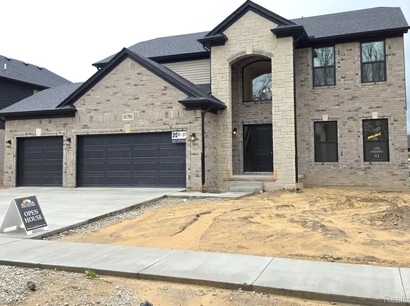 50765 Mistwood Dr, Macomb, MI 48042