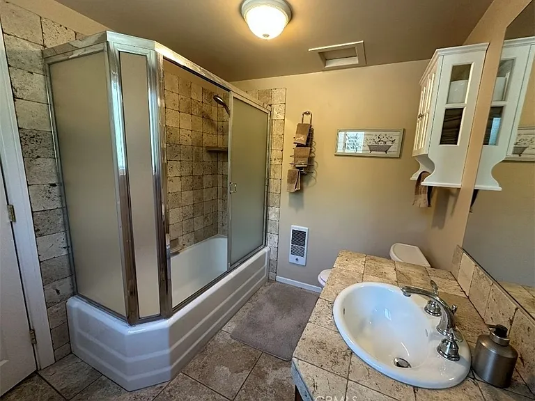945 N Hospital Rd #1 — Photo 22