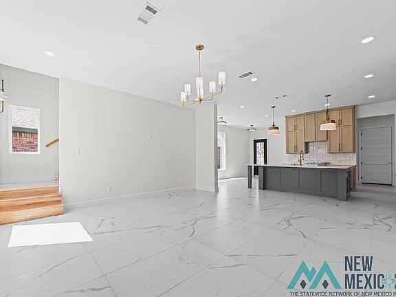 3rd image of 36 Broadmoor Park