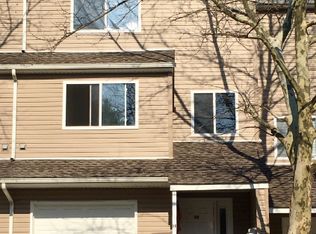 69 Regency Dr, Mount Holly, NJ 08060