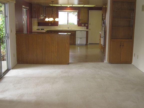 Family room to kitchen