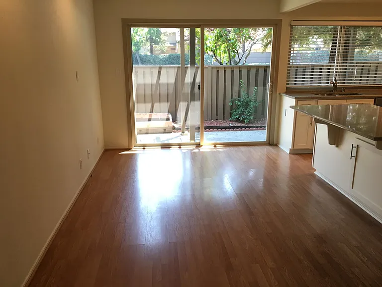 1629 Countrywood Ct — Photo 5