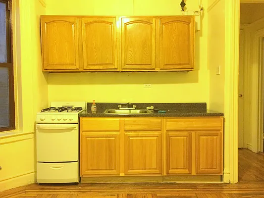 Rented by Uptown Flats LLC | media 9