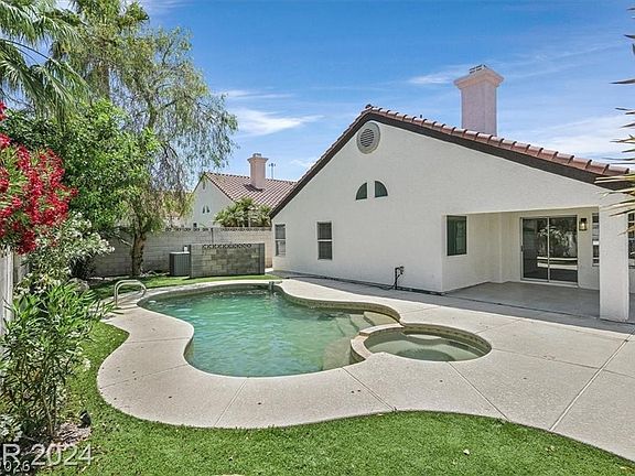 2nd image of 8 Barton Spring Cir