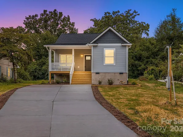 87 White Oak Rd, Arden, NC 28704