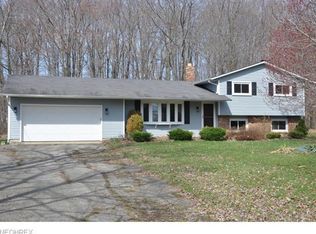 10156 Hillcrest Rd, Kirtland, OH 44094