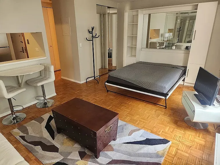 161 W 61st St #9D — Photo 5