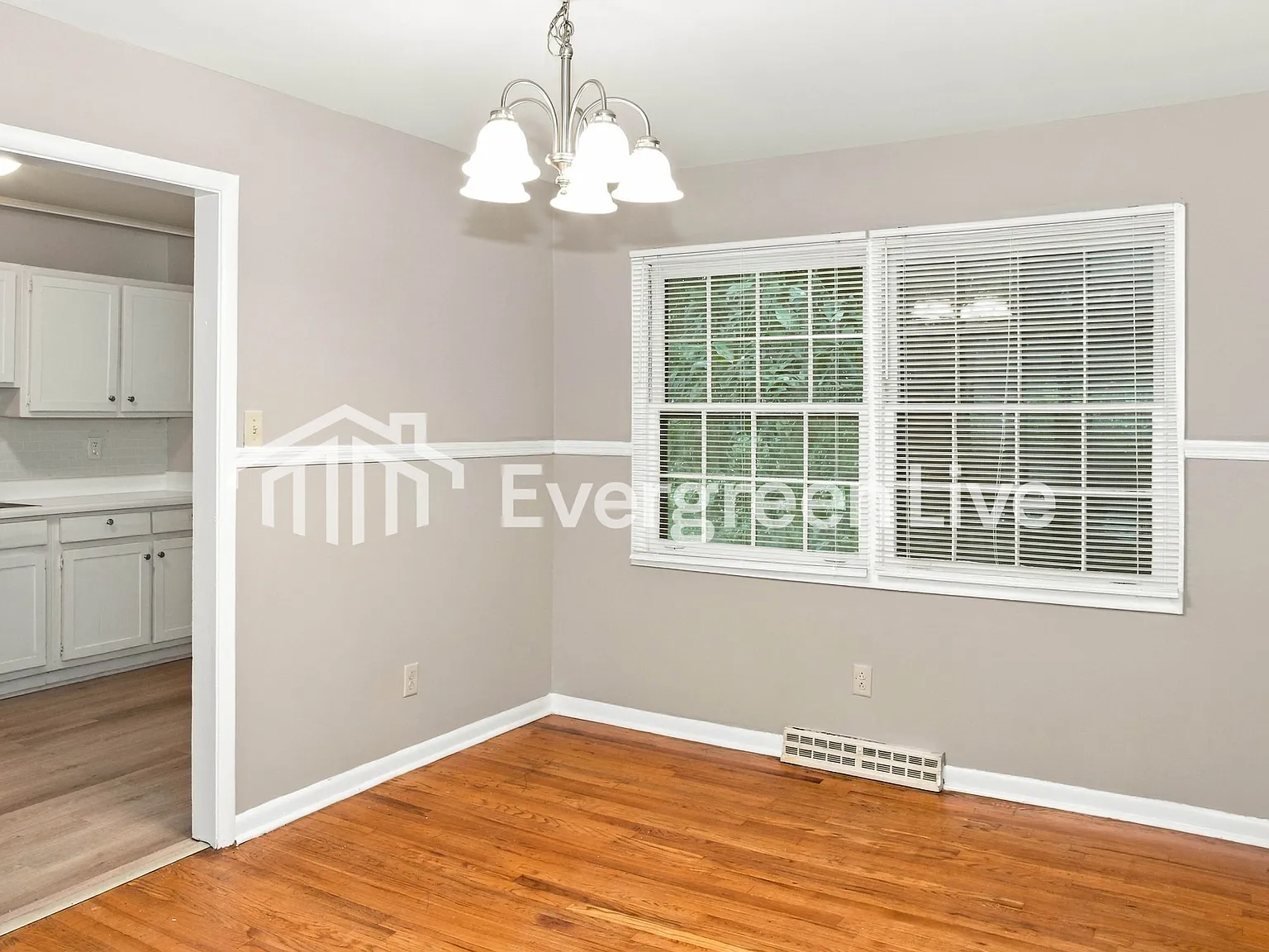 3 bed, 2.0 bath, 1690 sqft, $1,295 — Photo 4