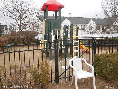 22247 Atlantic Pointe — Photo 11