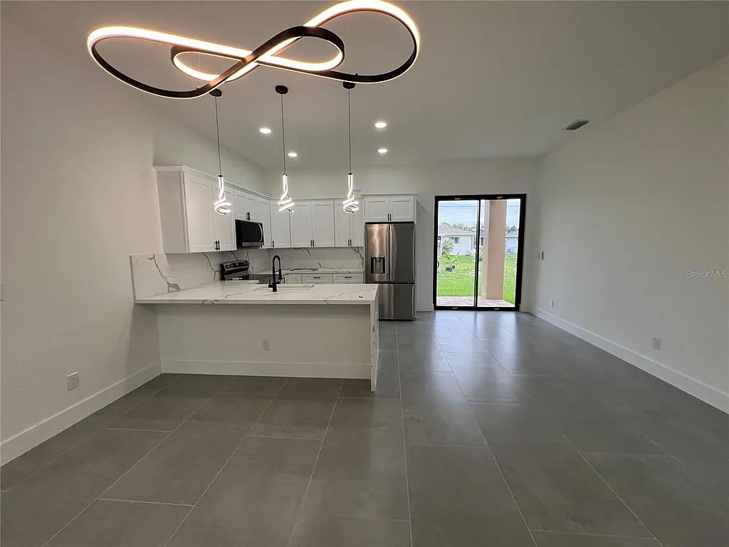 3 bed, 2.5 bath, 1452 sqft, $2,000 — Photo 4