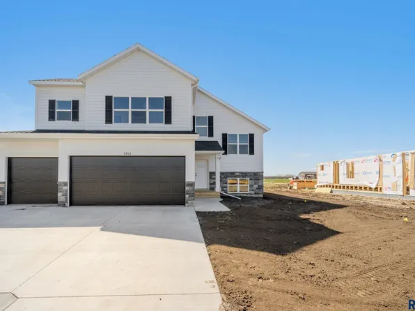 614 Highland St, Harrisburg, SD 57032