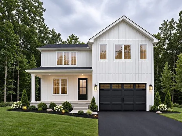 38 Pinewood Dr, Schenectady, NY 12302
