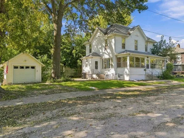 105 9th Ave, Sterling, IL 61081