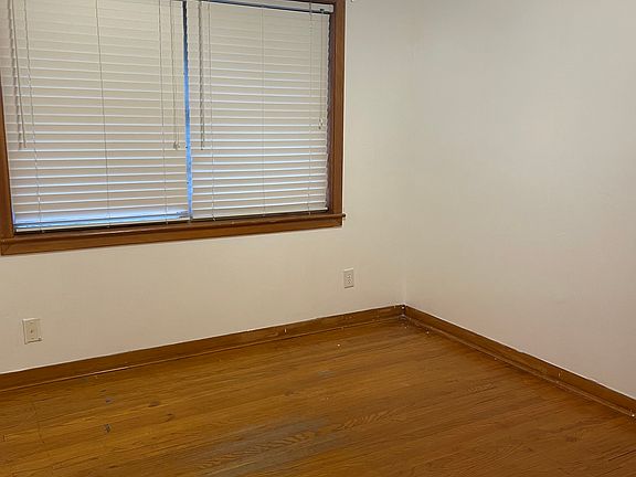 5th image of 708 Bluebird Ln