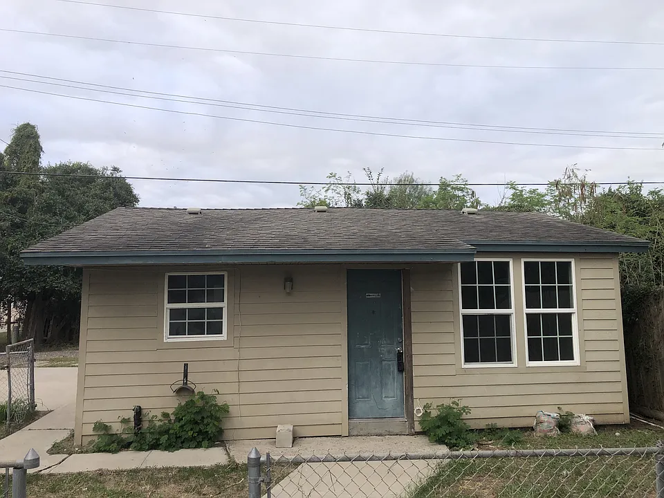 422 W Lott Ave #1/2