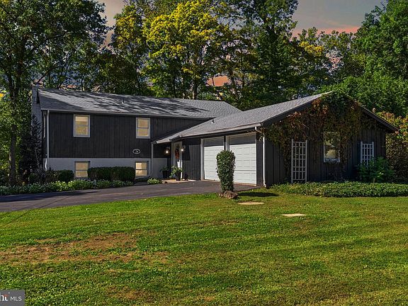 2nd image of 4822 Perkiomen Creek Rd