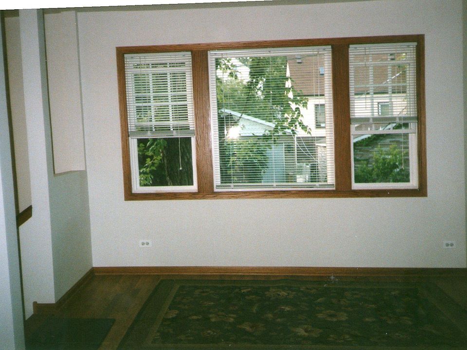 1st image of 2228 W Oakdale Ave