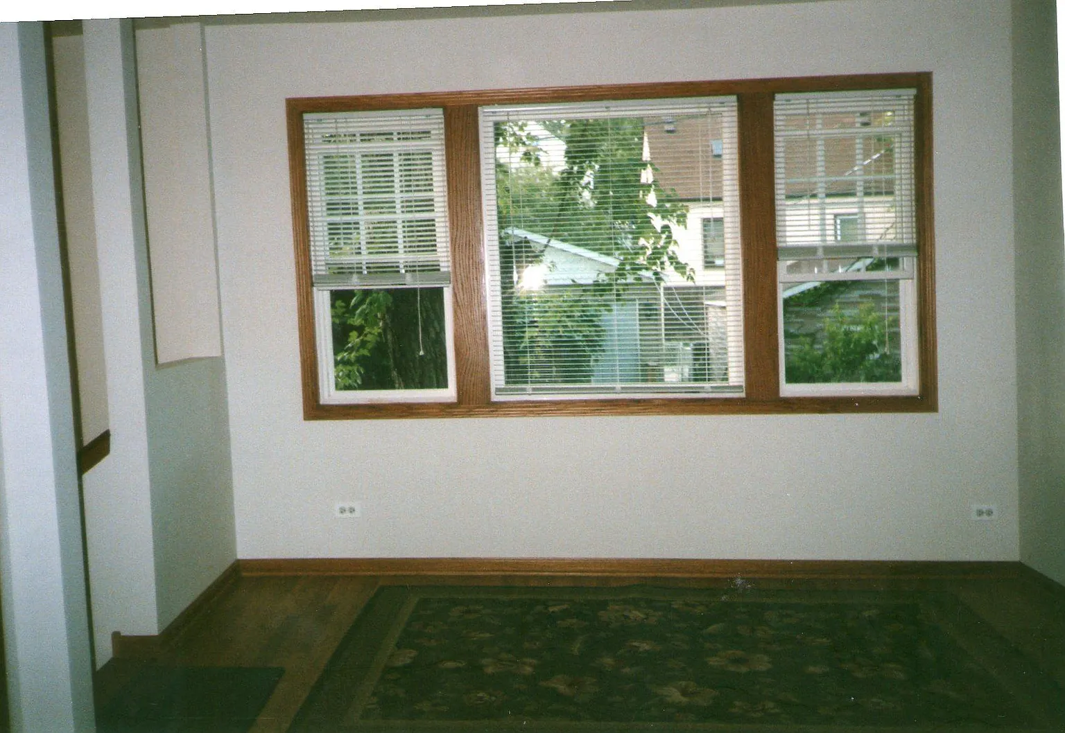 2228 W Oakdale Ave photo 1