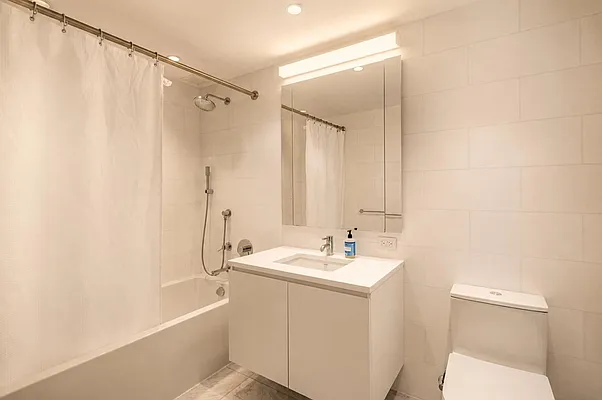 Bathroom, photo 2