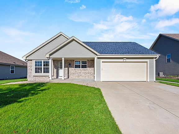 2nd image of 52 Rushmore Ln