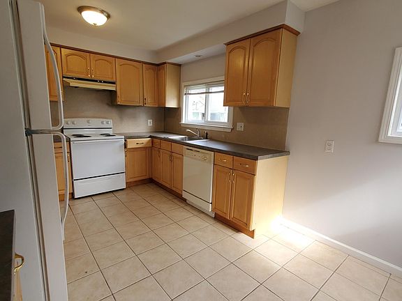 5th image of 25160 Cole St