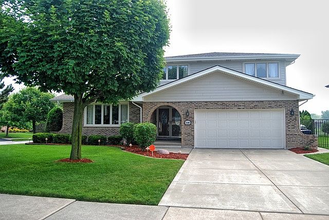 1st image of 15201 Regent Dr