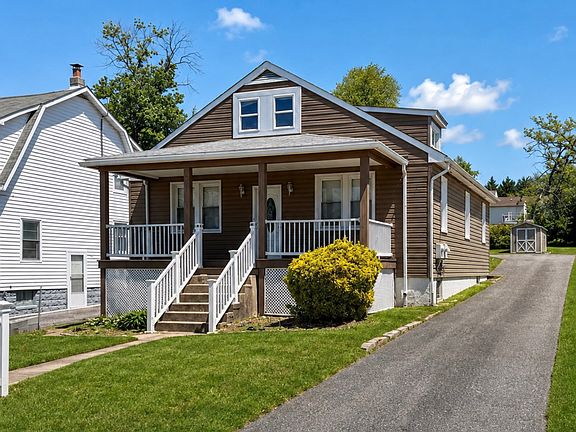 3rd image of 2019 Northeast Ave #2