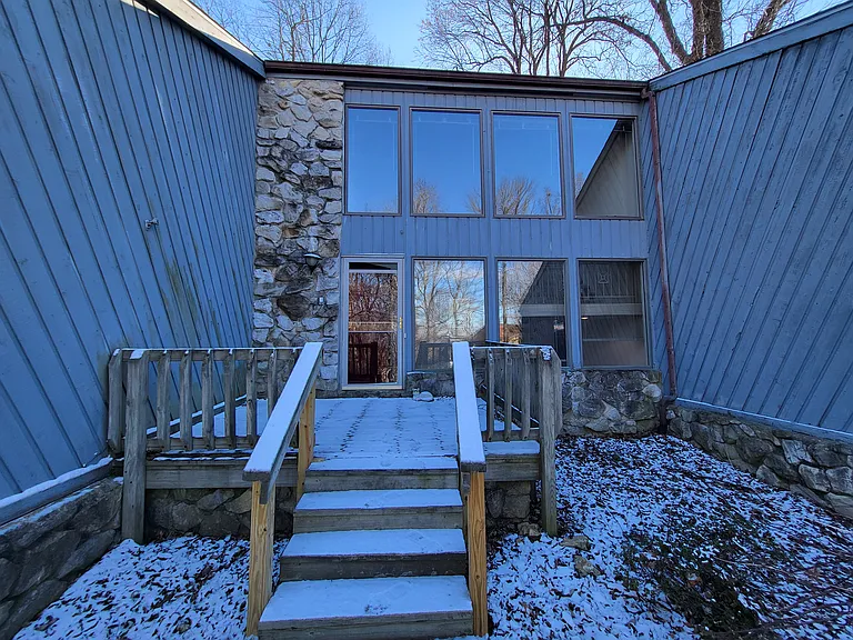8199 Yorkridge Dr — Photo 12