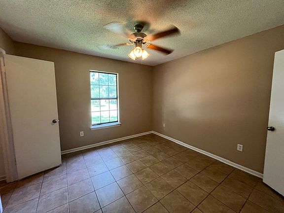 5th image of 5880 Jackson Dr