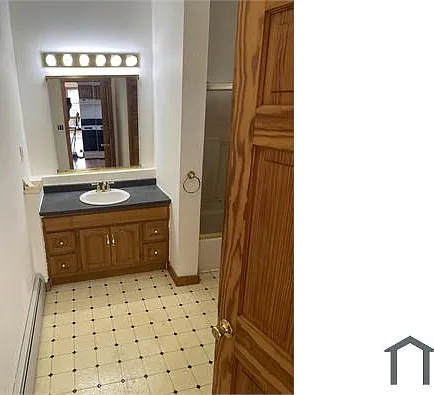 601 Coggeshall St #3 — Photo 4